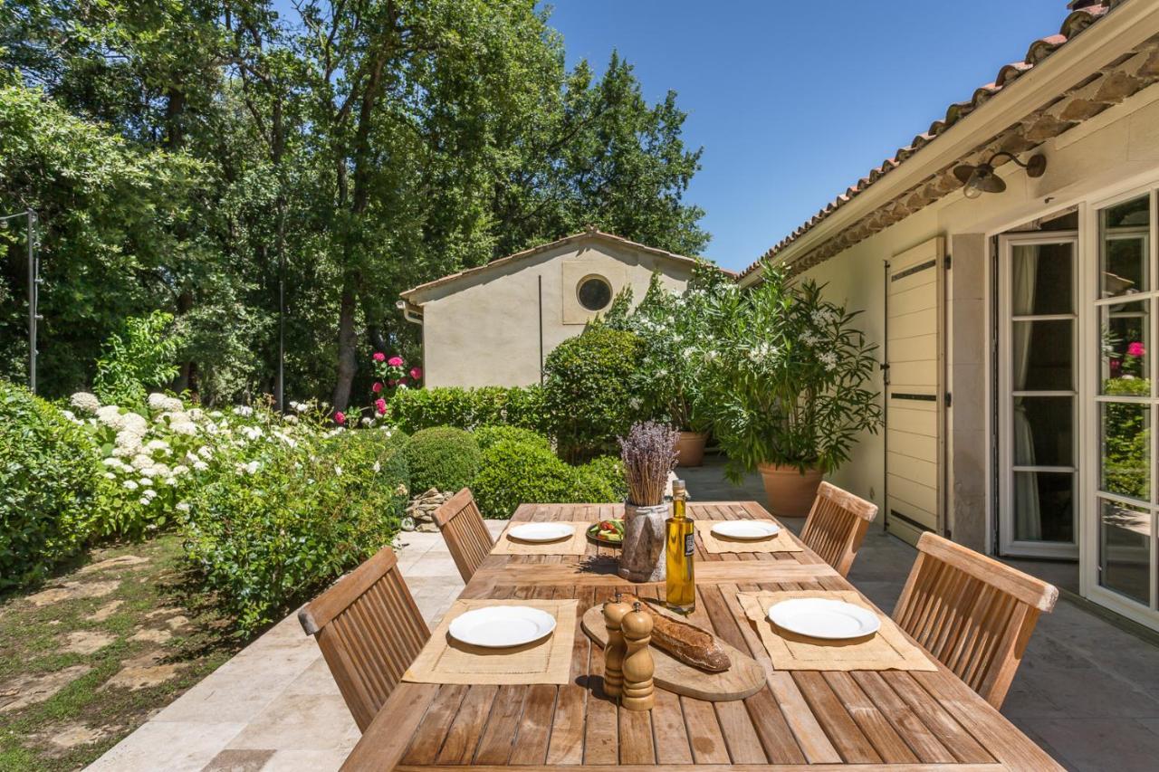 Domaine Les Roullets Bed & Breakfast Oppede Exterior photo