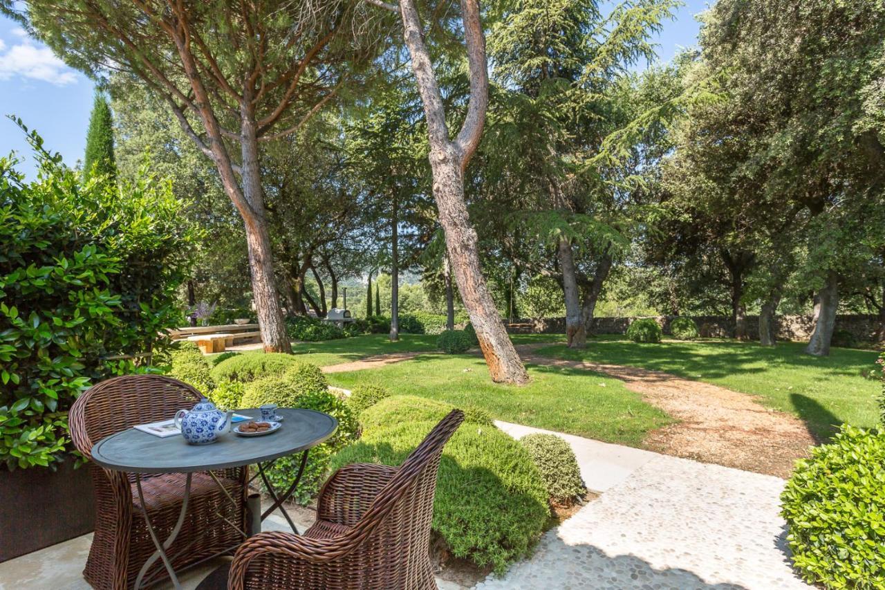 Domaine Les Roullets Bed & Breakfast Oppede Exterior photo