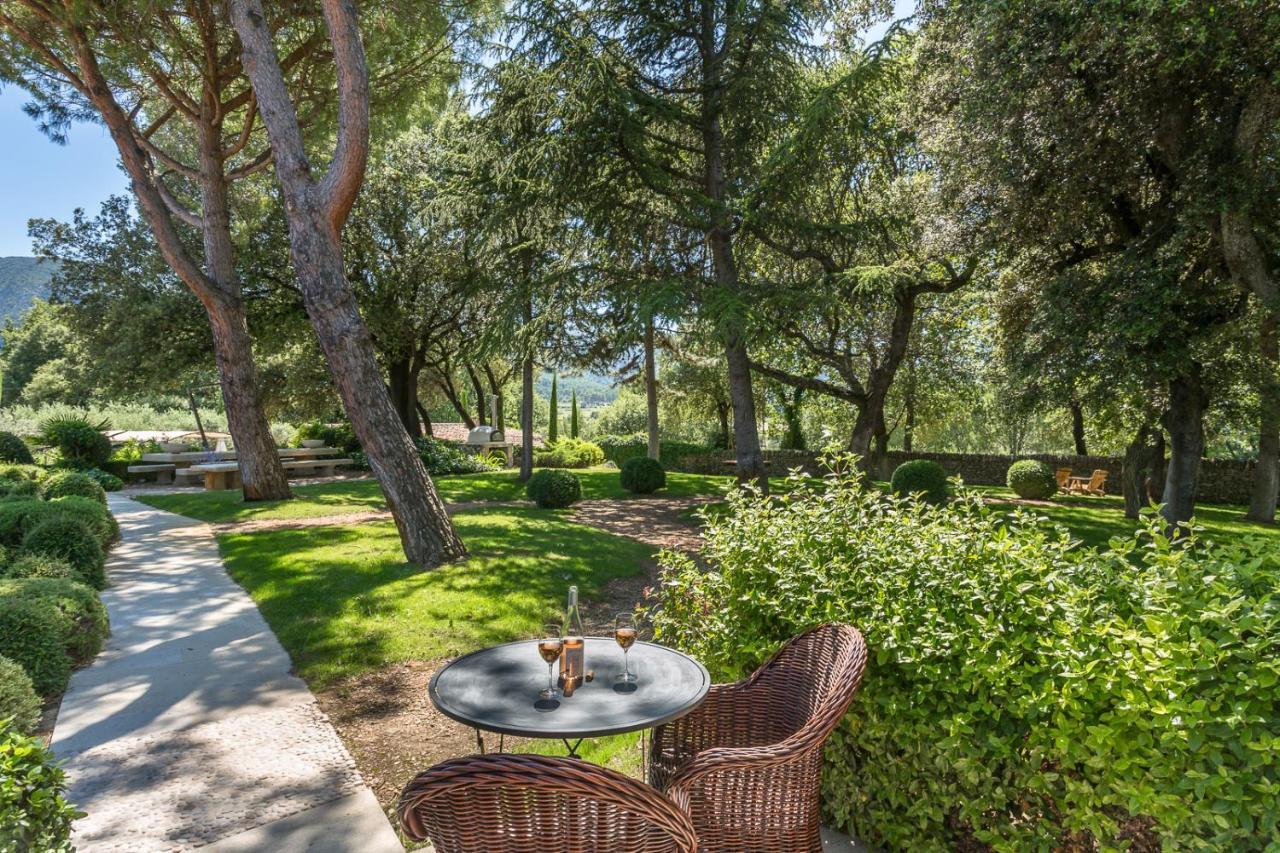 Domaine Les Roullets Bed & Breakfast Oppede Exterior photo